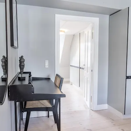 Daire Penthouse W/rooftop Terrace In Latin Quarter Kopenhag